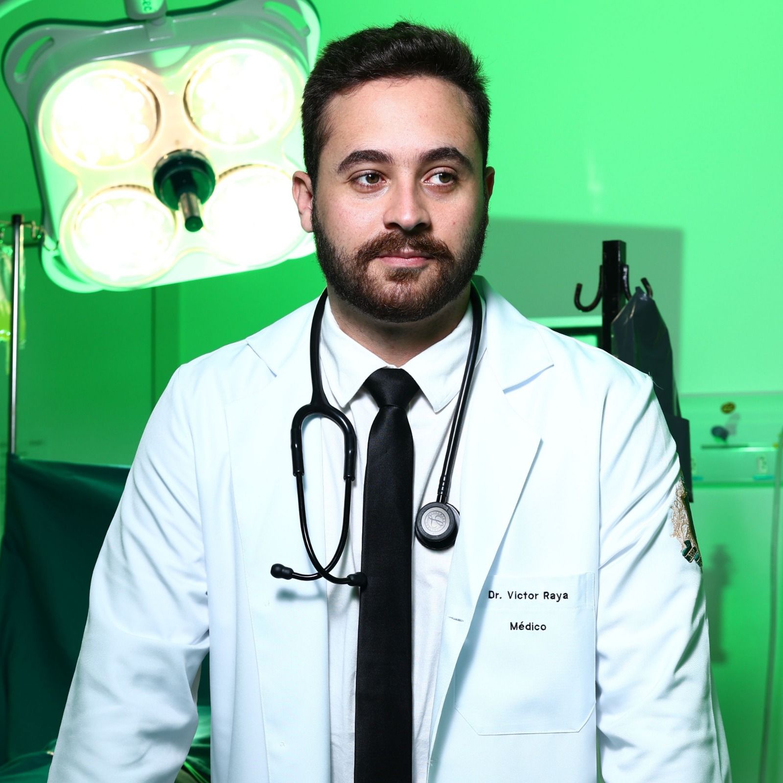 Dr. Victor Raya